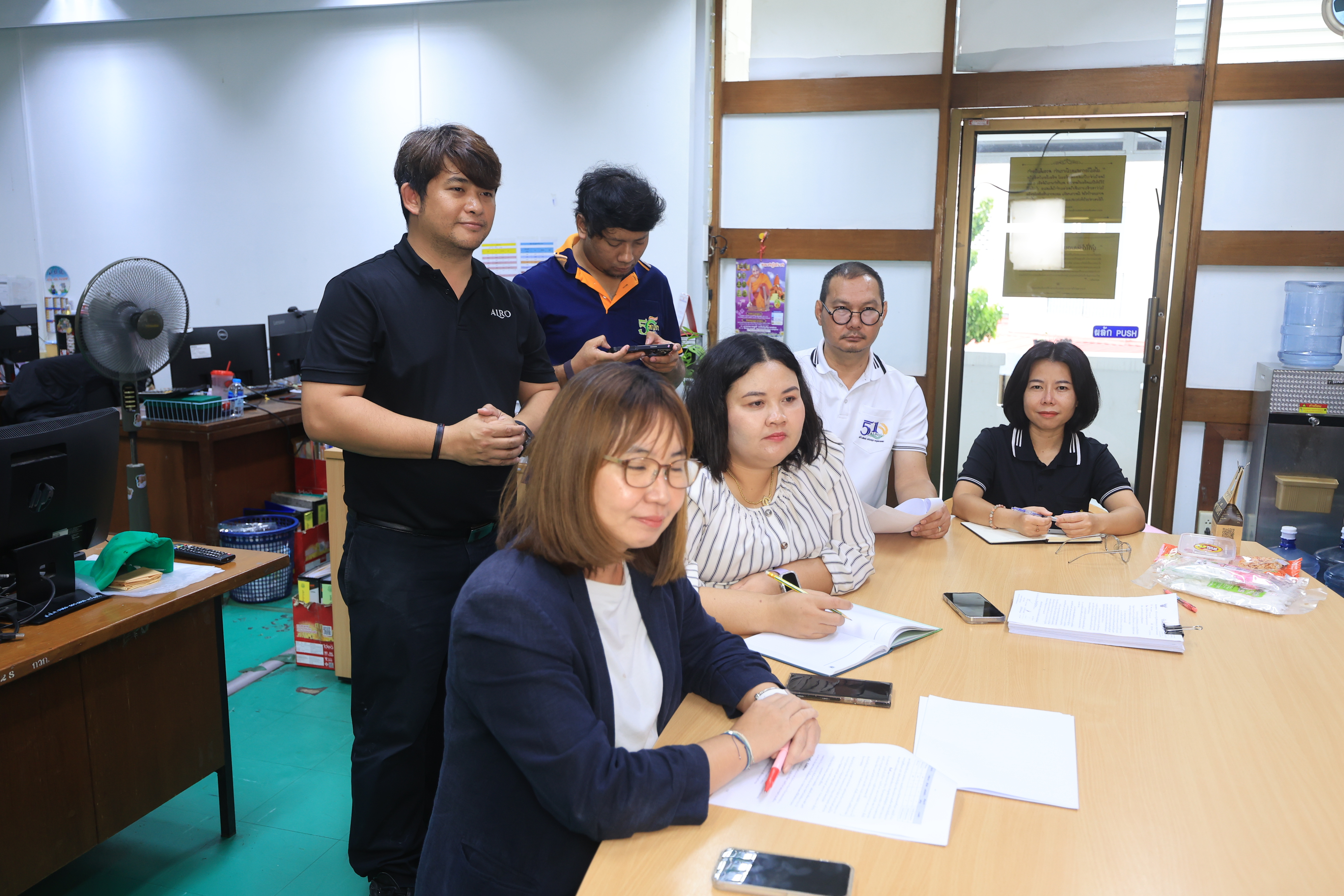title - ส.ป.ก. ประชุมคณะทำงานฝ่ายพิธีกการ ต้อนรับ และประชาสัมพันธ์ ภายใต้คณะทำงานจัดงาน “สืบสานพระราชปณิธาน สร้างงานเกษตรกรรม เลิศล้ำ งานหัตถศิลป์ ท่องเที่ยวถิ่นวิถีไทย